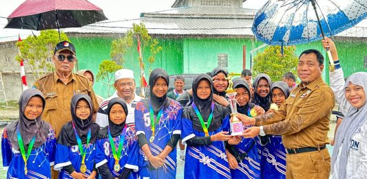 Ponpes Nurul Jannah Gelar Turnamen Voli SD/MI, SDN 003 Sungai Ulu Raih Dua Gelar Juara
