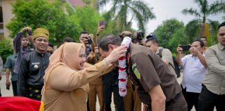 Bupati Kasmarni Sambut Kajati Riau dengan Prosesi Adat Melayu, Teguhkan Jati Diri Negeri Junjungan