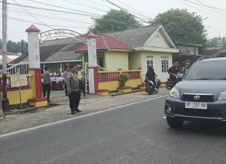 Kapolres Natuna Turun Langsung Atur Lalu Lintas, Wujudkan Polisi Hadir Bersama Masyarakat