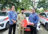 Bupati Al- Farlaky Serahkan 6 Armada Ambulans Baru untuk Puskemas