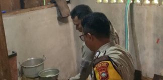 Sentuhan Kemanusiaan Polres Natuna, Aipda Ruddy Bantu Air Bersih untuk Ibu dan Bayi